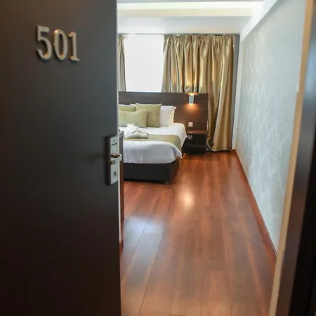 أمورجوس بوتيك 2* لارنكا