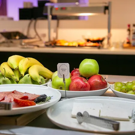 أمورجوس بوتيك لارنكا