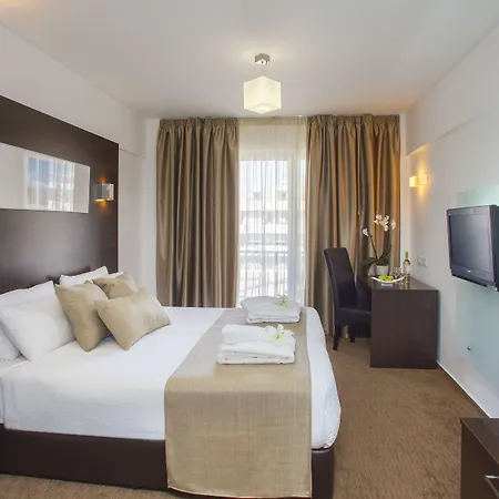 أمورجوس بوتيك فندق لارنكا