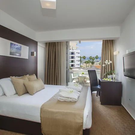 Amorgos Boutique מלון לרנקה