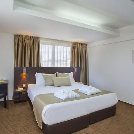 Ibis Styles Готель Ларнака