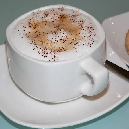 أمورجوس بوتيك لارنكا